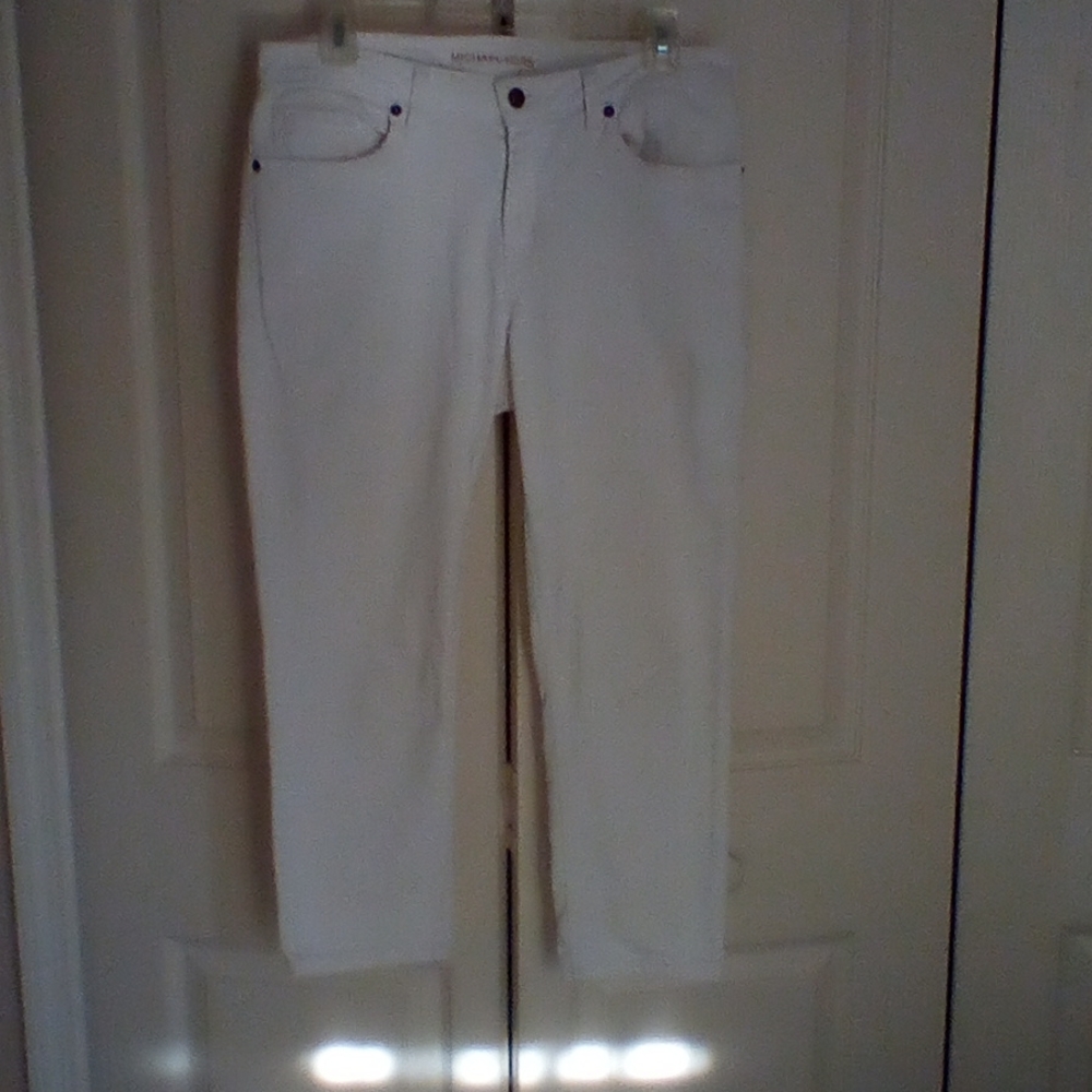 COPY - Michael Kors white straight leg jeans size 6 ankle length.